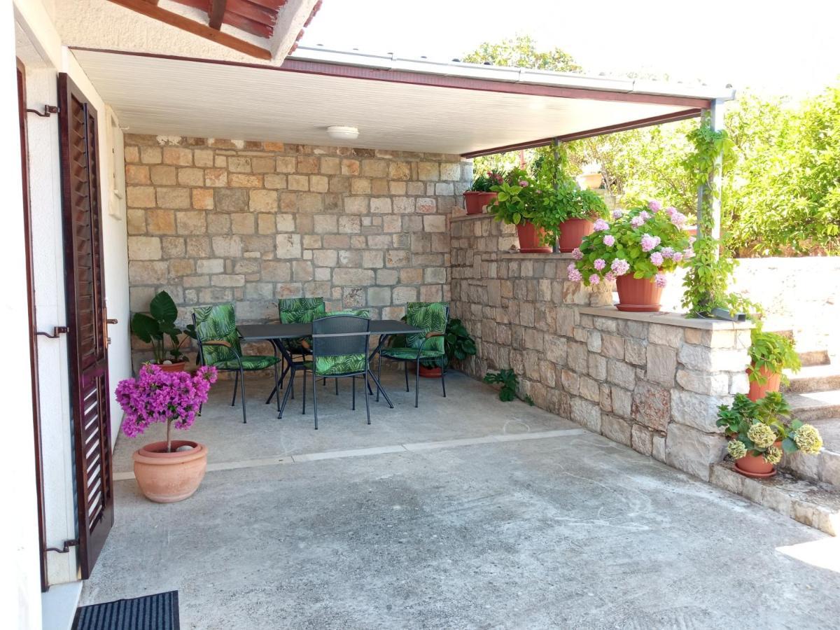 Apartment Viola Supetar Kültér fotó