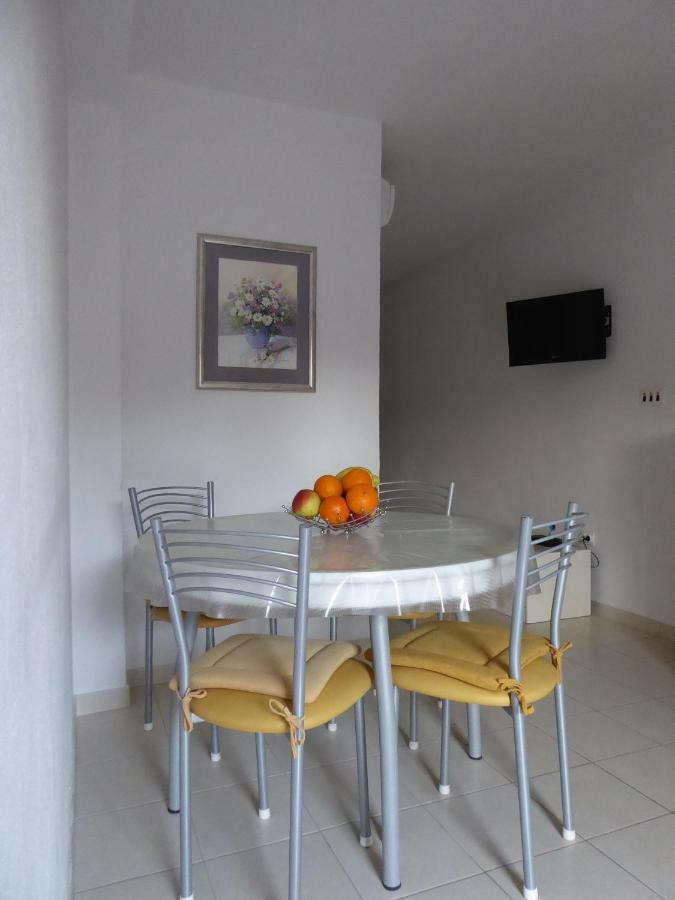 Apartment Viola Supetar Kültér fotó